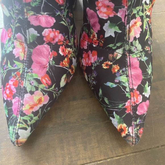 Steve Madden Lombard Floral Sock boots - Picture 14 of 15